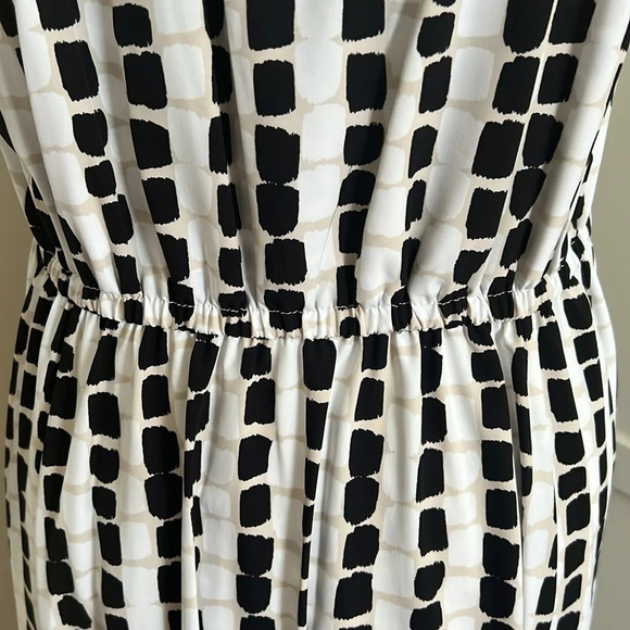 Calvin Klein Halter Neckline Hi/Low Hem Sleeveless Dress - NWT - Size 12 - Picture 9 of 13